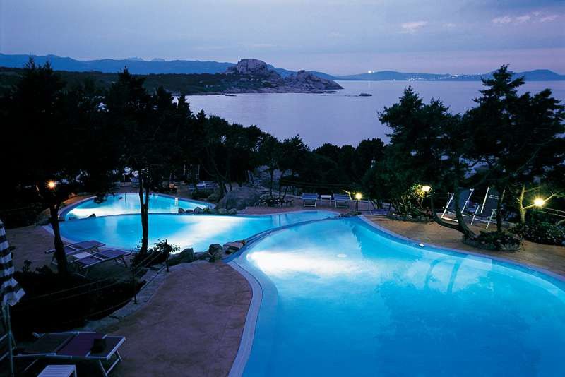 Grand Hotel Smeraldo Beach Baja Sardinia Exterior photo